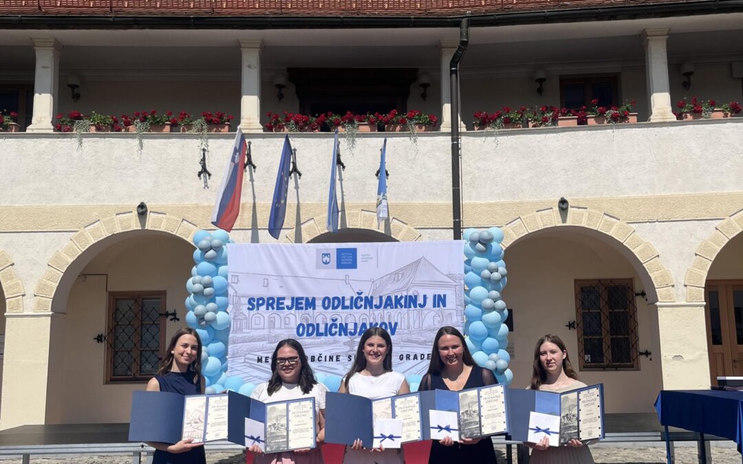 Sprejem odličnih dijakov vsa 4 leta SŠ izobraževanja pri županu Slovenj Gradca