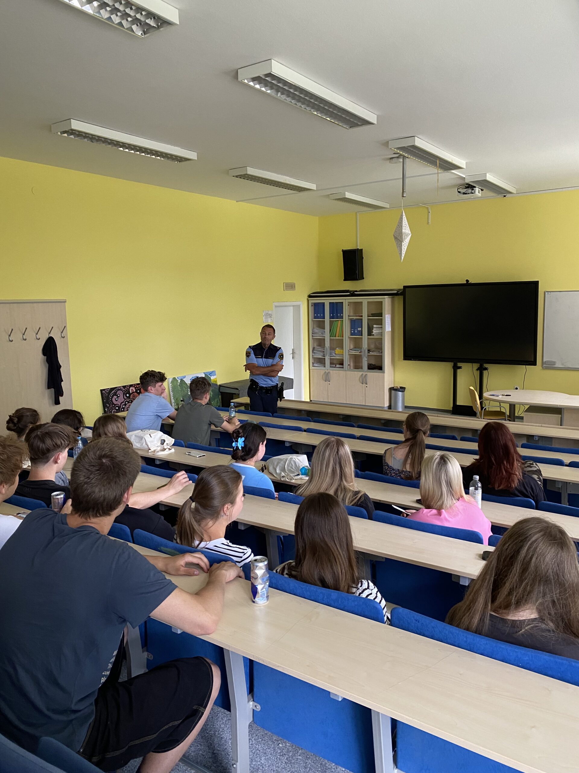 Prometna vzgoja in etika v cestnem prometu Prometna vzgoja in etika v cestnem prometu
