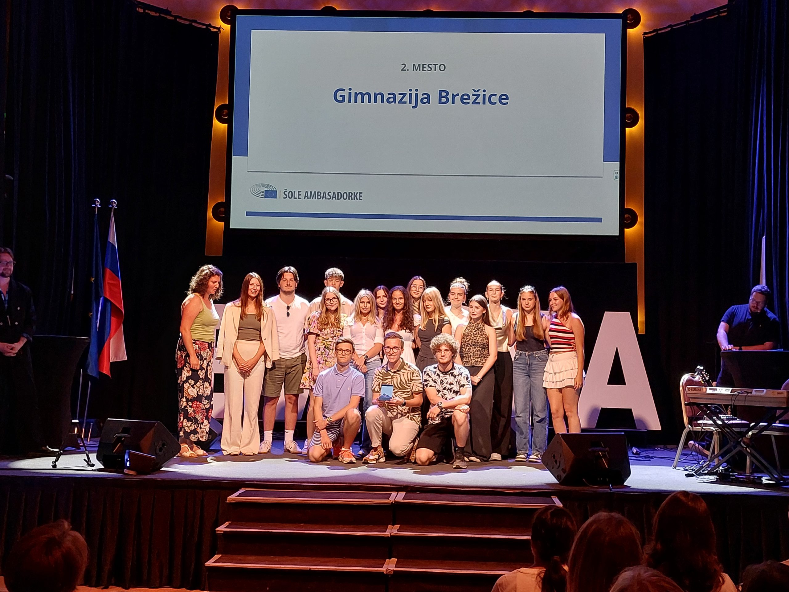 Gimnazija Brežice zopet “šola ambasadorka Evropskega parlamenta!” Gimnazija Brežice zopet “šola ambasadorka Evropskega parlamenta!”