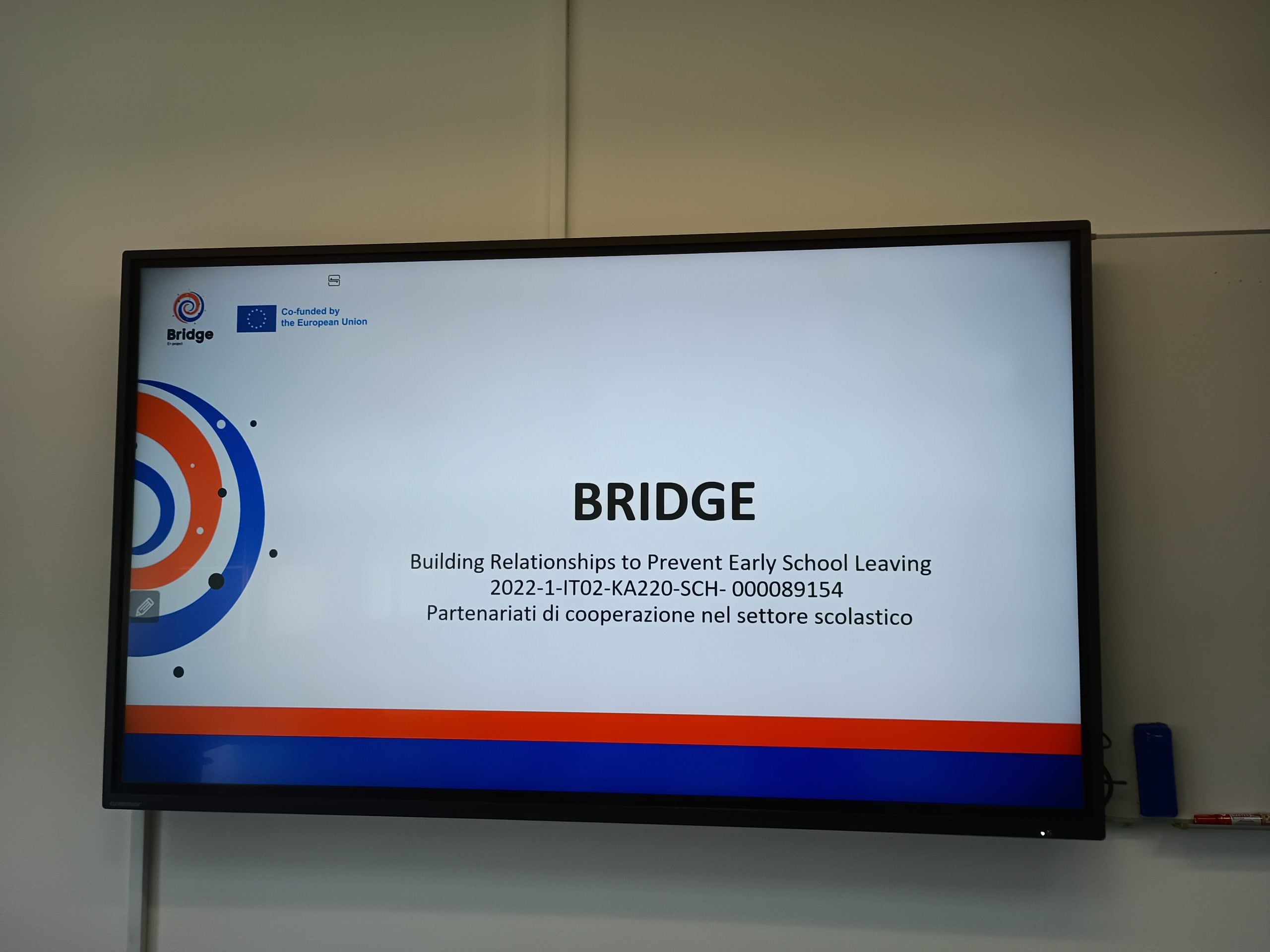 Presentazione del progetto BRIDGE – Costruire relazioni per prevenire l’abbandono scolastico. Presentazione del progetto BRIDGE – Costruire relazioni per prevenire l’abbandono scolastico.