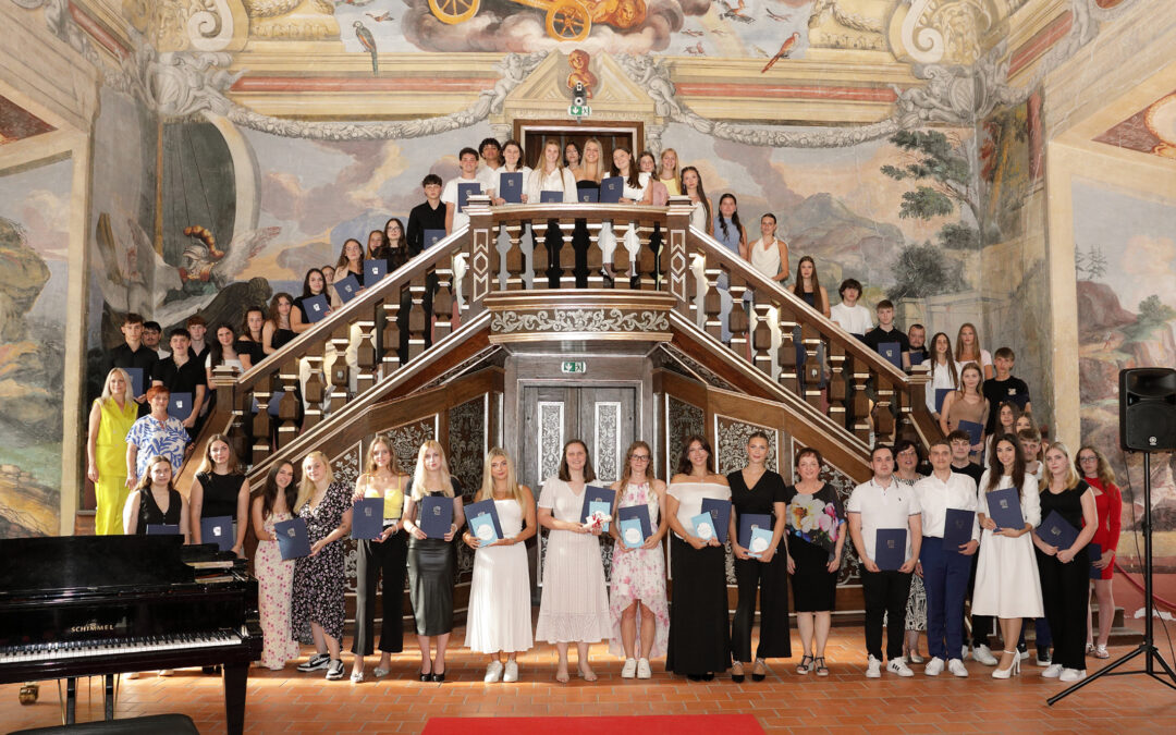 SVEČANA PODELITEV MATURITETNIH SPRIČEVAL NA SIC BREŽICE