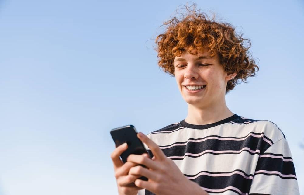 TELEFON IN TI: KDO IMA NADZOR?