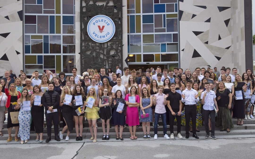 Znanje, pogum, srčnost – temelji vaše prihodnosti. Bravo, maturanti 2025!