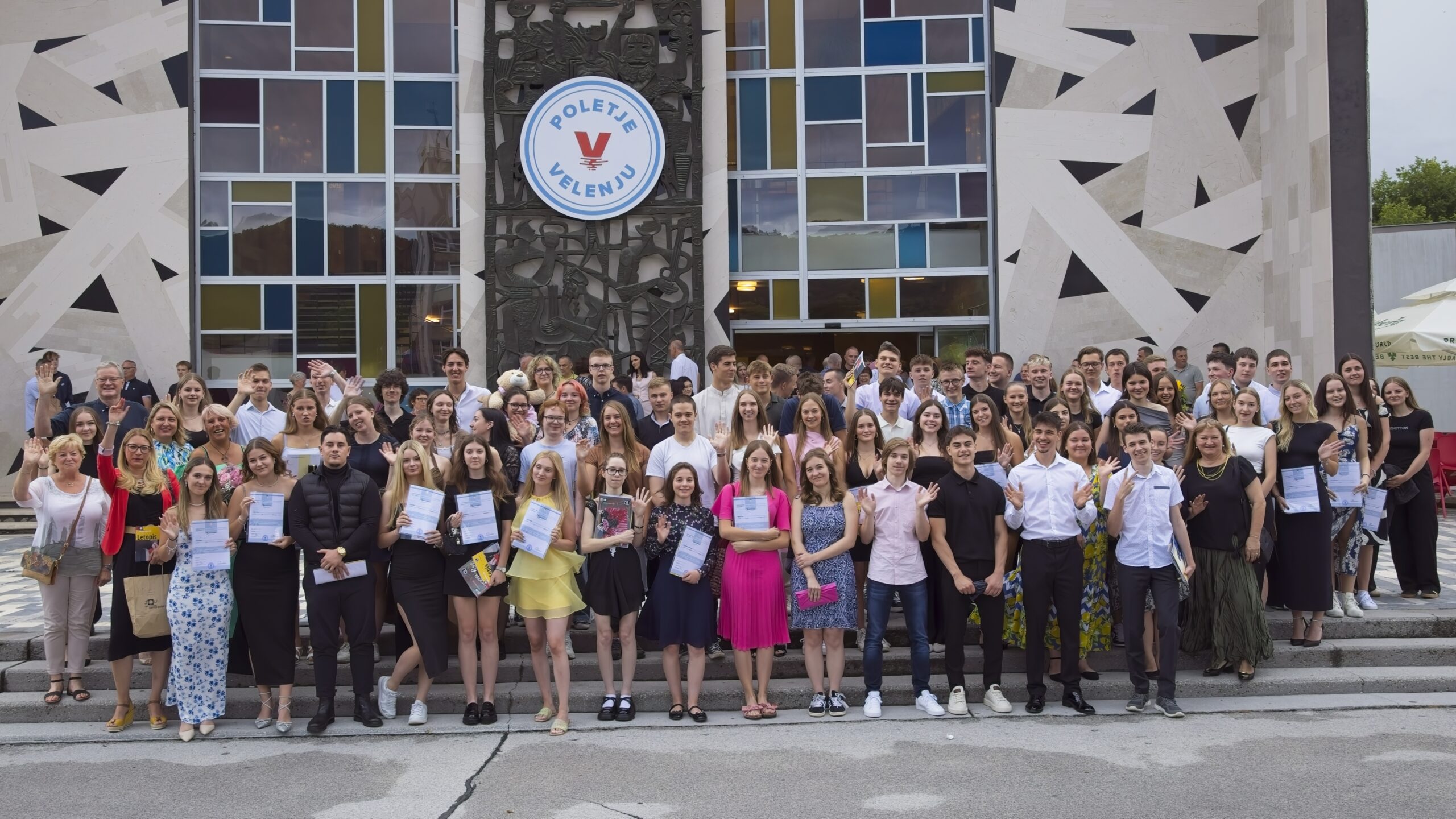 Znanje, pogum, srčnost – temelji vaše prihodnosti. Bravo, maturanti 2025! Znanje, pogum, srčnost – temelji vaše prihodnosti. Bravo, maturanti 2025!