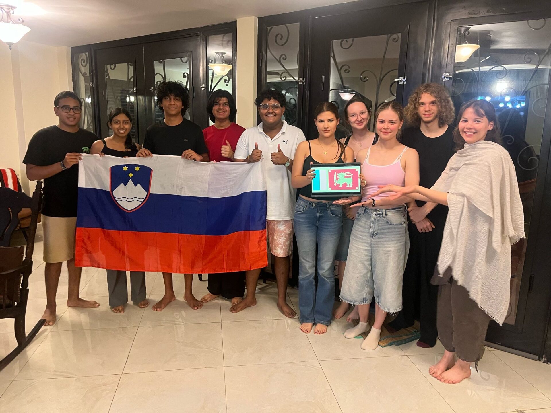 Slovenska nacionalna debatna ekipa in z njo naša Lucija Strniša med najboljšimi ekipami na svetu Slovenska nacionalna debatna ekipa in z njo naša Lucija Strniša med najboljšimi ekipami na svetu
