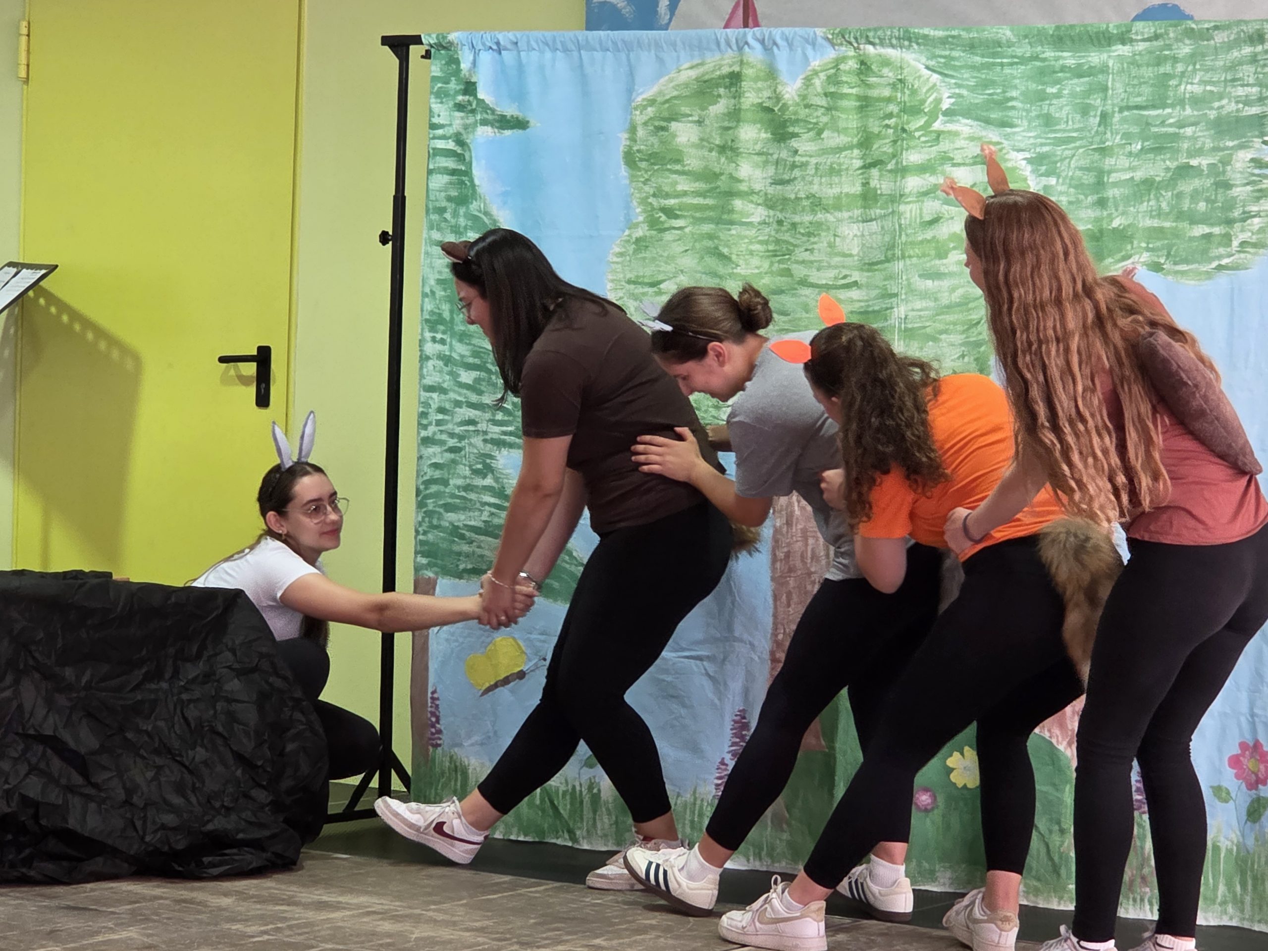 Naši dijaki sodelovali na prireditvi za prvošolce na OŠ Prestranek Naši dijaki sodelovali na prireditvi za prvošolce na OŠ Prestranek