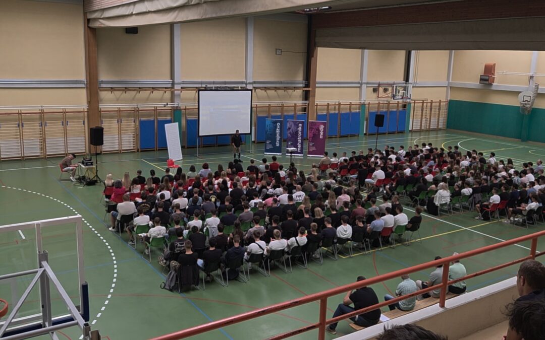 Predavanje Darka Đurića Z eno roko proti toku