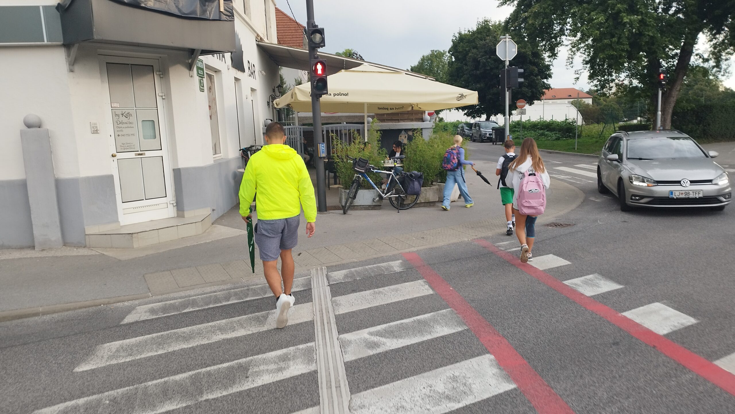 Z roko v roki v prvi šolski dan Z roko v roki v prvi šolski dan