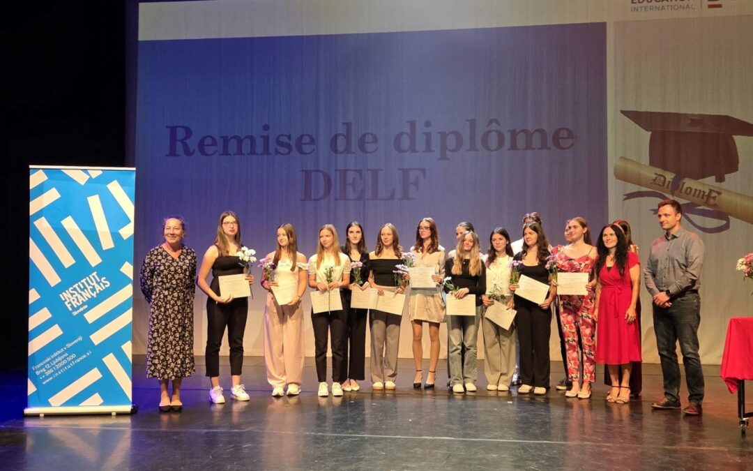 Kar 17 prejemnikov mednarodne diplome v znanju francoščine DELF