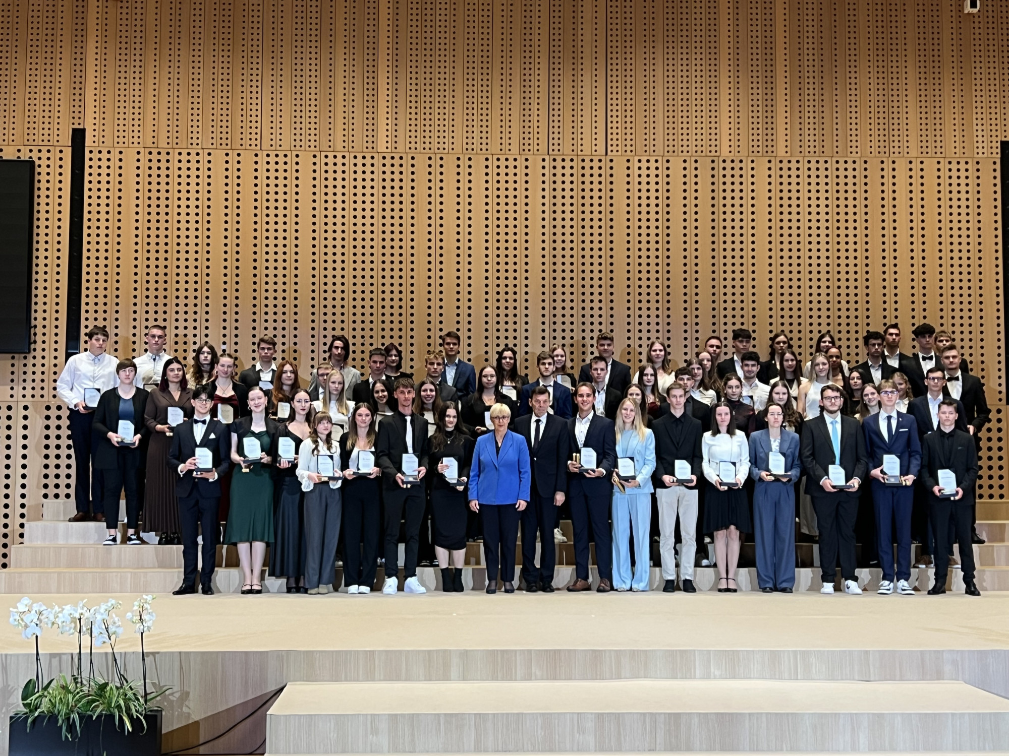 Brdo pri Kranju – tradicionalni sprejem za diamantne maturantke in maturante Brdo pri Kranju – tradicionalni sprejem za diamantne maturantke in maturante