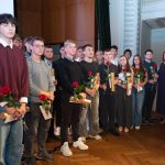 Prireditev Ni izgovora, tudi ti zmoreš. Vpisani dijaki v zlato knjigo (šolsko leto 2024/2025) z ravnateljico Simono Črep.