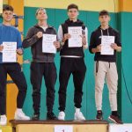 Najboljši trije dijaki v teku na 600 m na zmagovalnem odru.