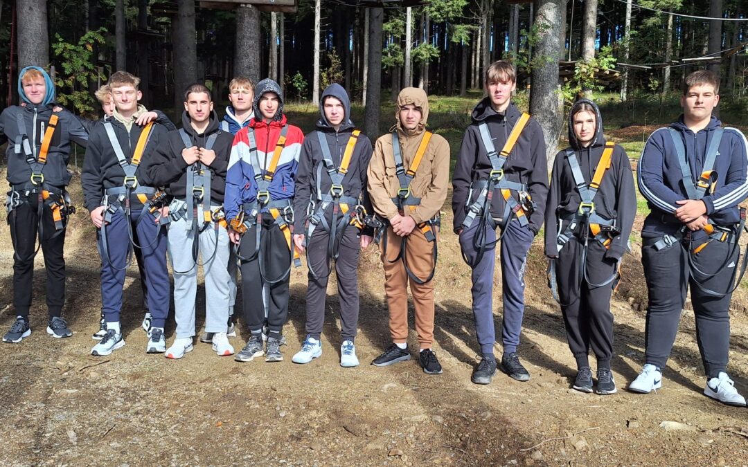 Adrenalinsko obarvan prvi športni dan