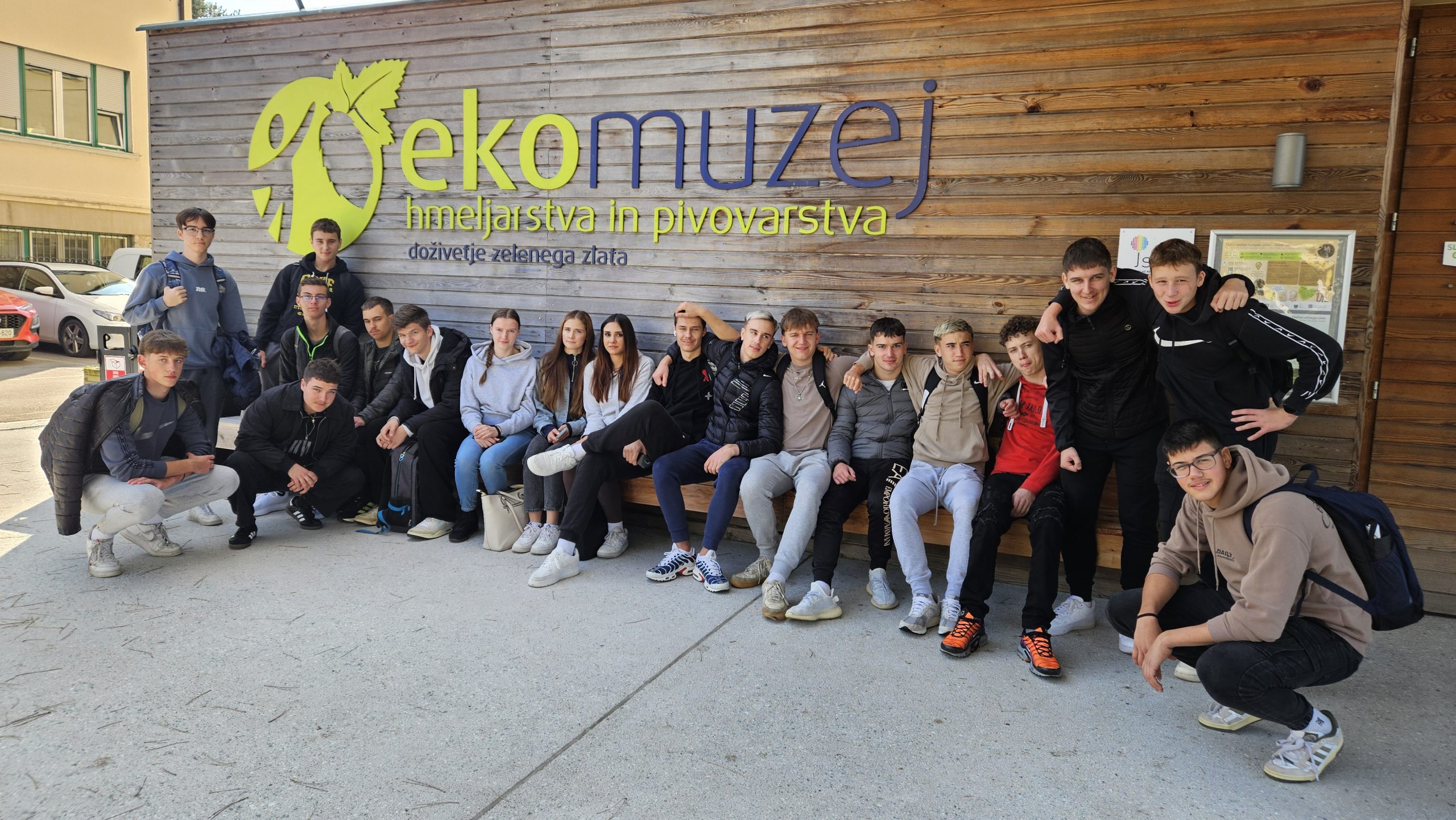 Okoljevarstveniki na ogledu Inštituta za hmeljarstvo in pivovarstvo Slovenije v Žalcu Okoljevarstveniki na ogledu Inštituta za hmeljarstvo in pivovarstvo Slovenije v Žalcu