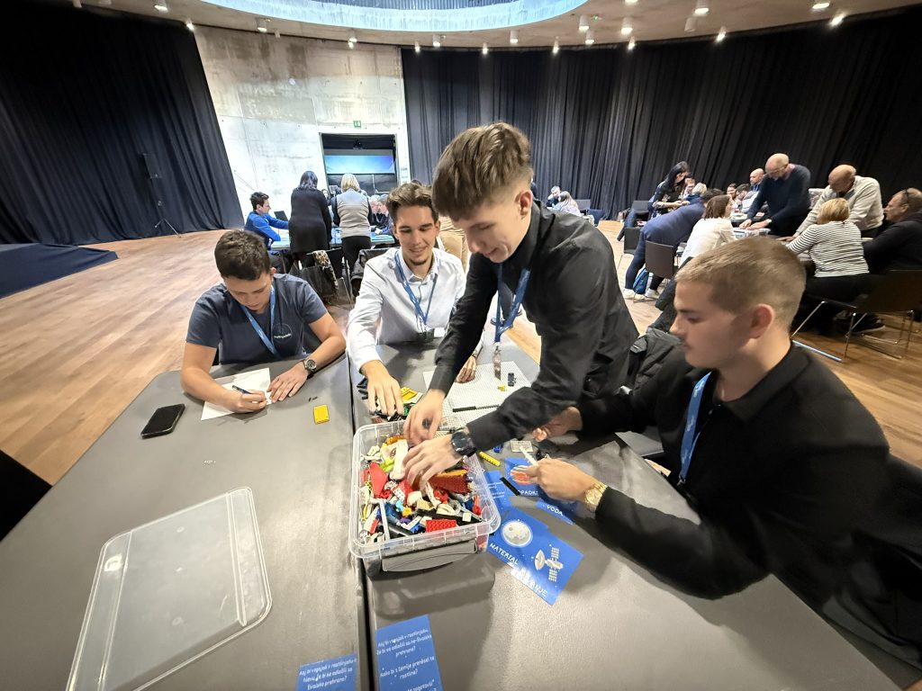 Ekipa Perkamndelc na 2. Nacionalni konferenci - Moon Camp