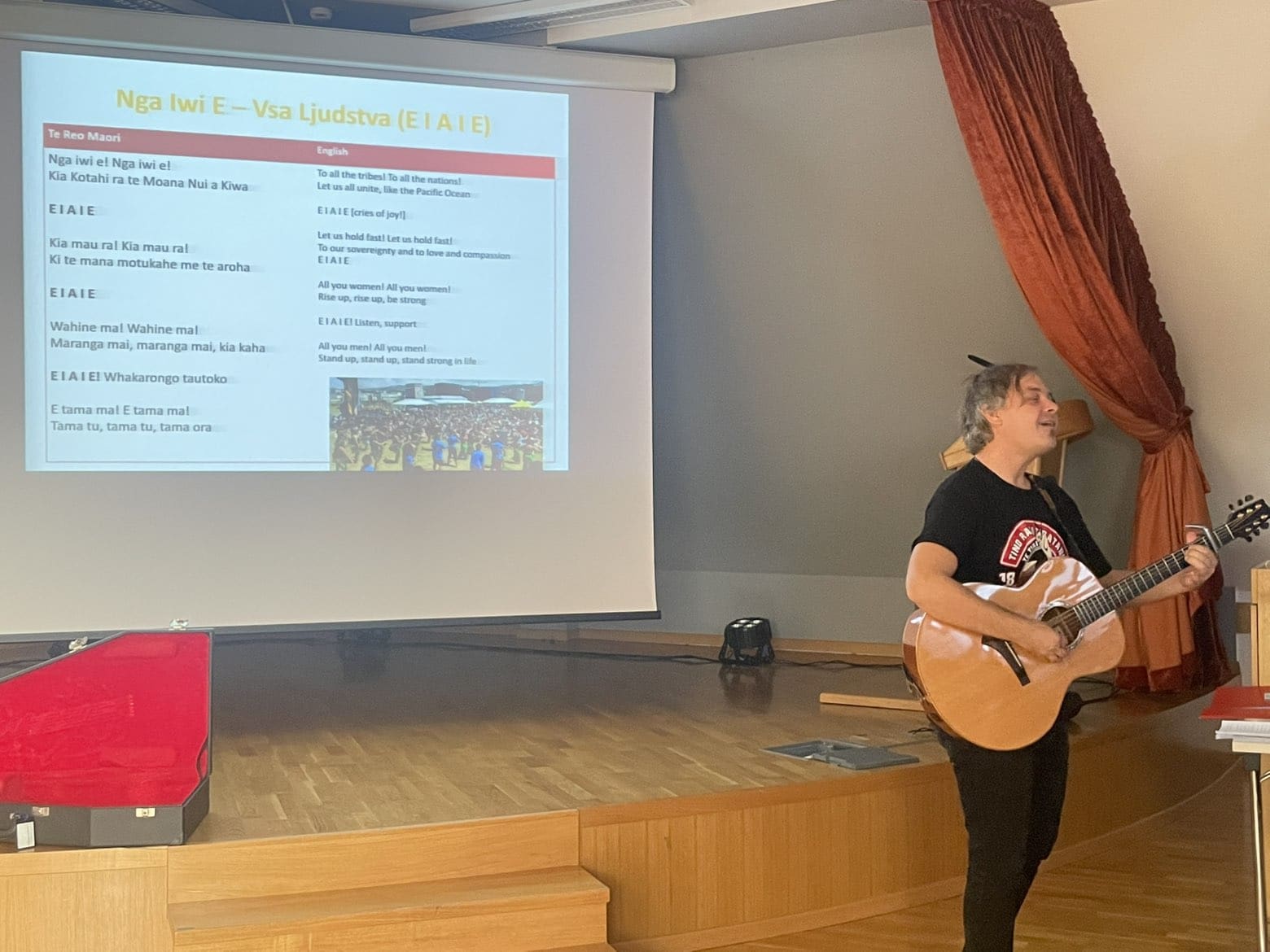 Za nami je prvo predavanje družboslovnega društva