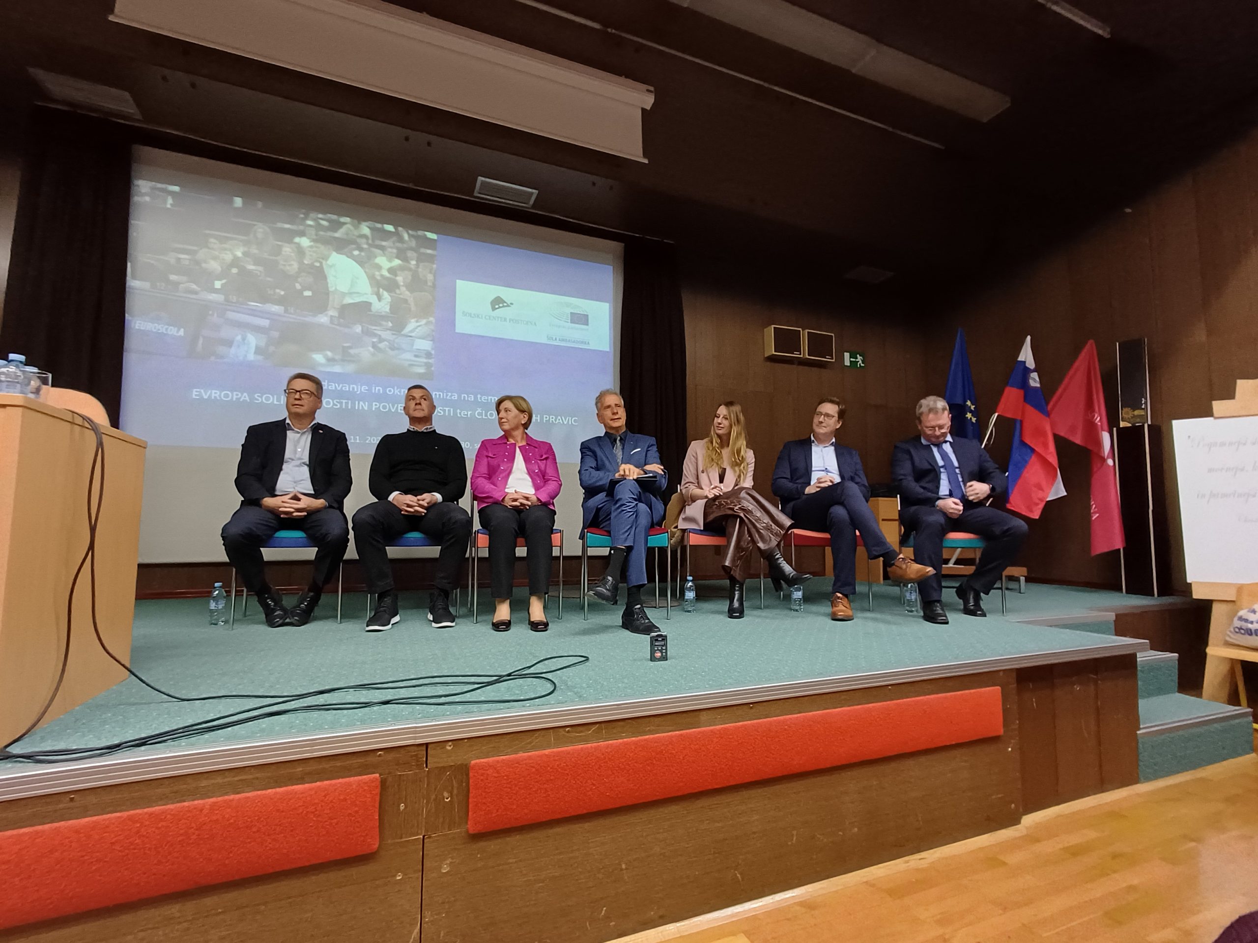 Evropa solidarnosti, povezanosti in človekovih pravic Evropa solidarnosti, povezanosti in človekovih pravic