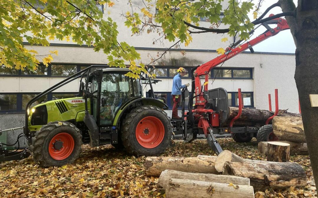 NOVI ŠOLSKI TRAKORT ZA GOZDARSKI PROGRAM