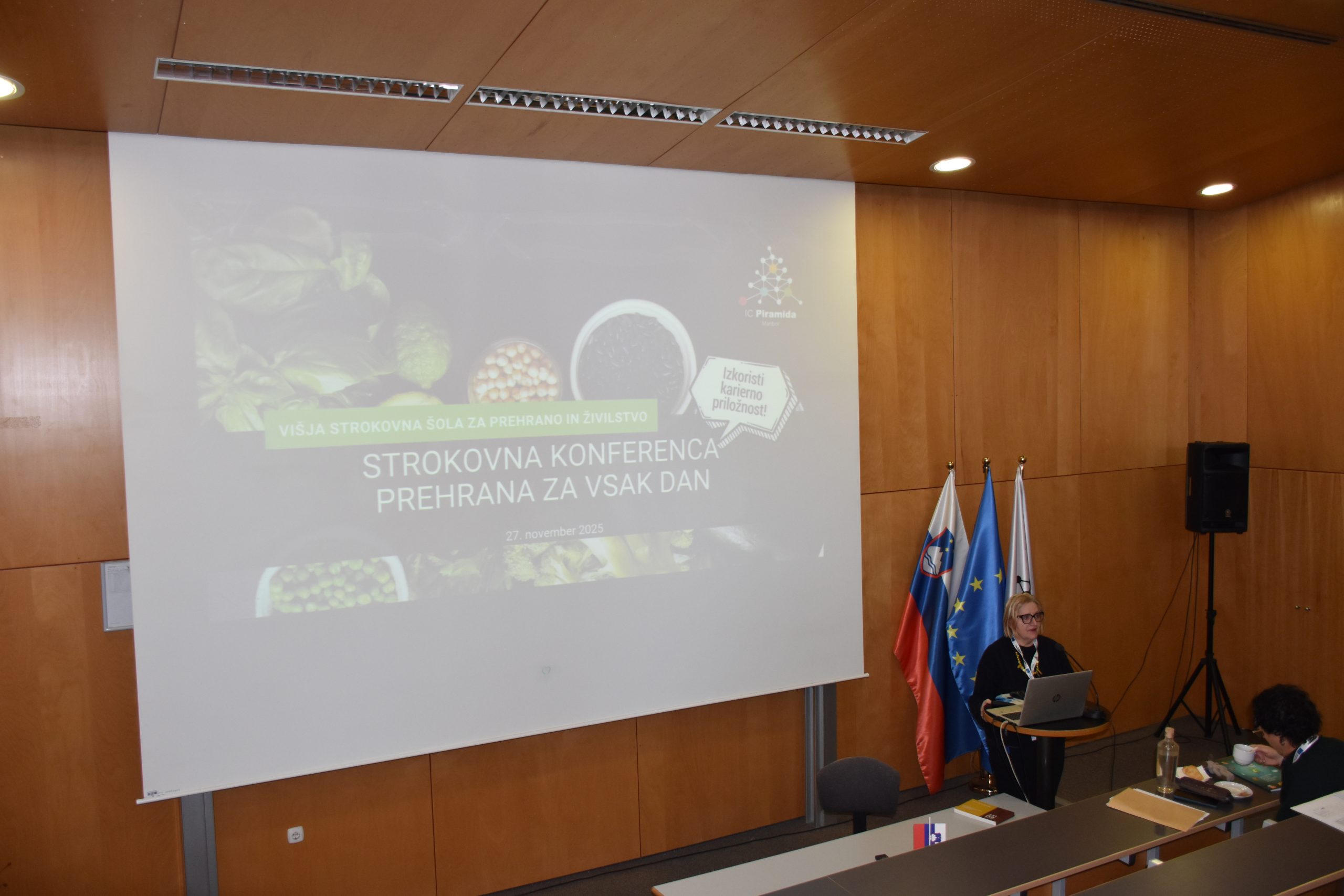 Strokovnjaki in študenti združeni na konferenci Prehrana za vsak dan
