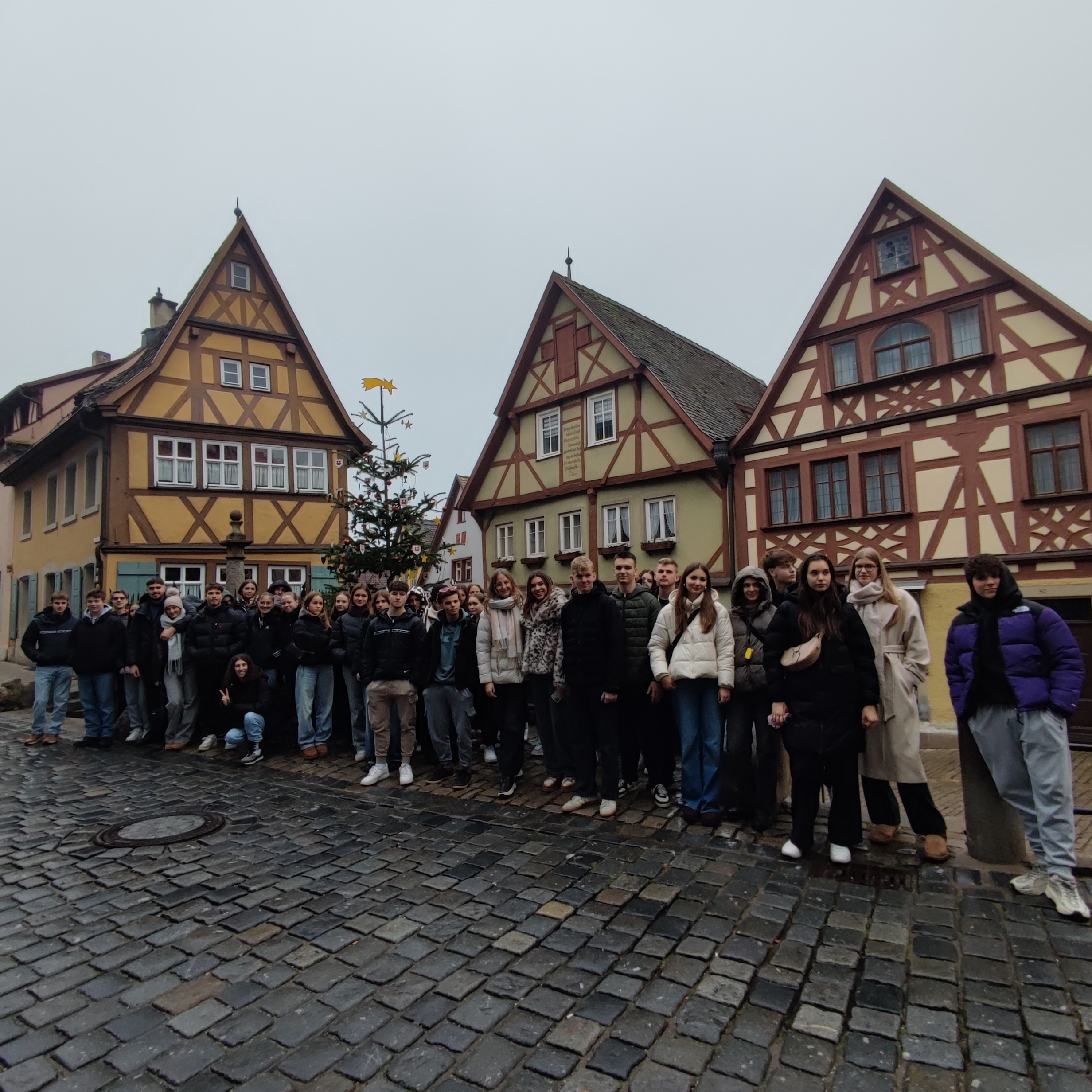 Predbožična ekskurzija dijakov SŠ Josipa Jurčiča v Nürnberg in Rothenburg ob Tauberi Predbožična ekskurzija dijakov SŠ Josipa Jurčiča v Nürnberg in Rothenburg ob Tauberi