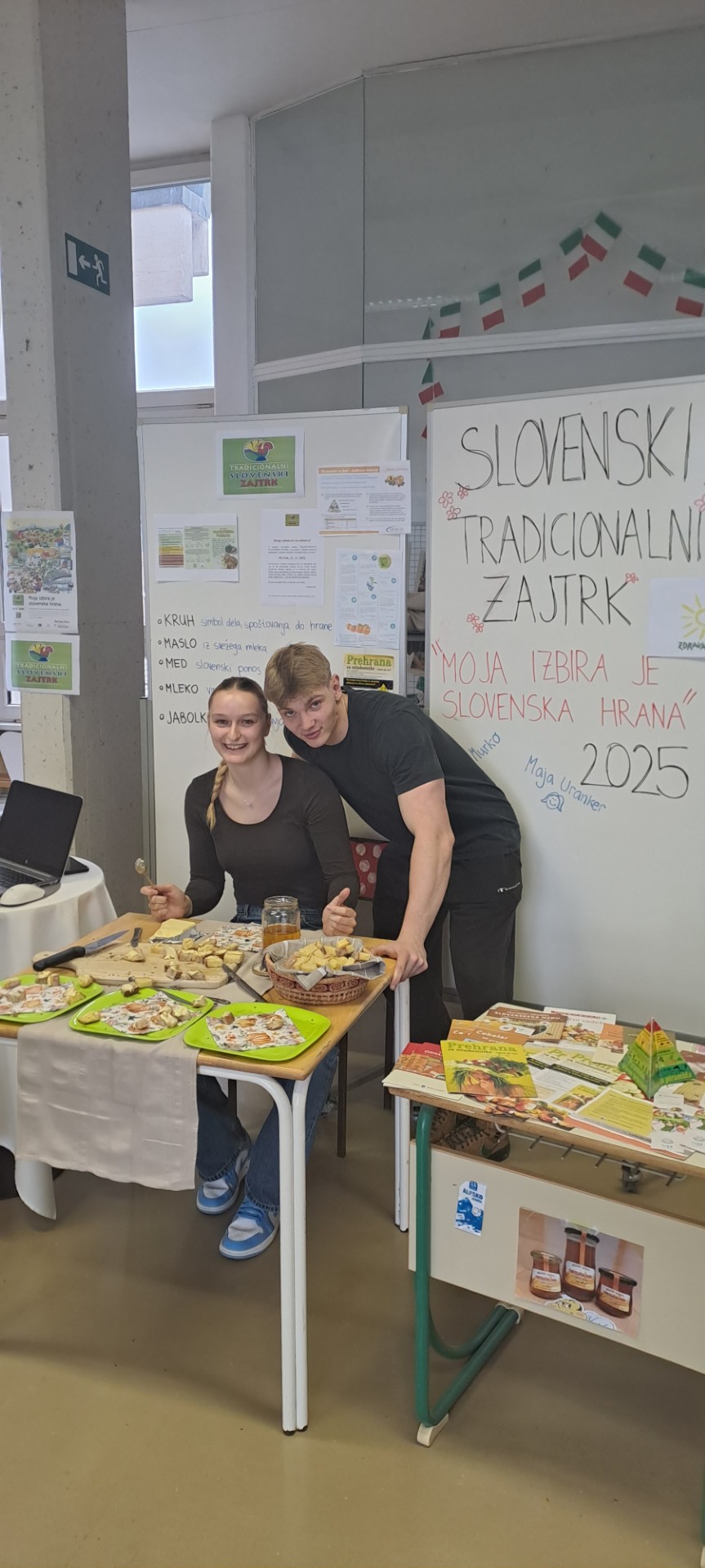 Na Ekonomski šoli Celje ponovno obeležili tradicionalni slovenski zajtrk Na Ekonomski šoli Celje ponovno obeležili tradicionalni slovenski zajtrk
