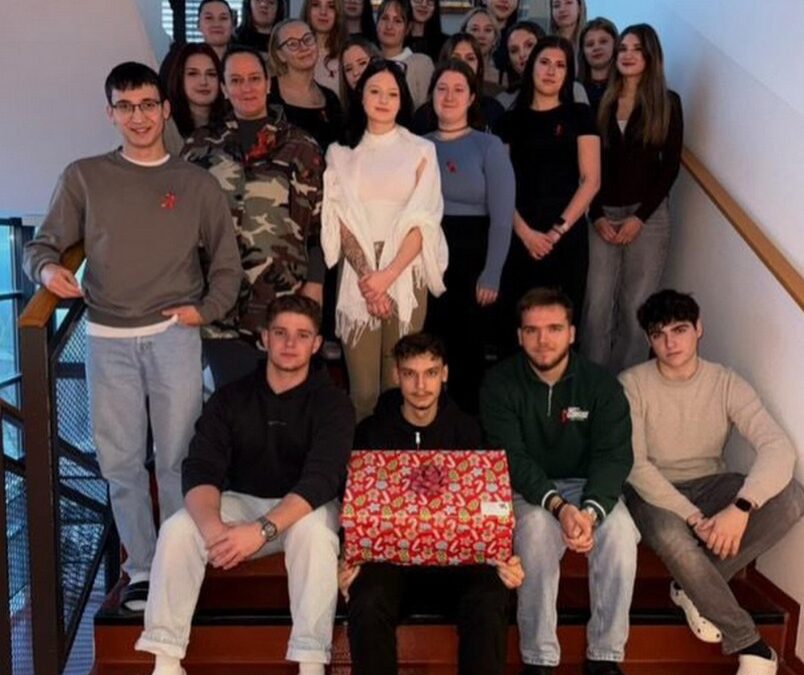 4. B ŽE ČETRTO LETO ZAPORED V PROJEKTU »BOŽIČEK ZA EN DAN«