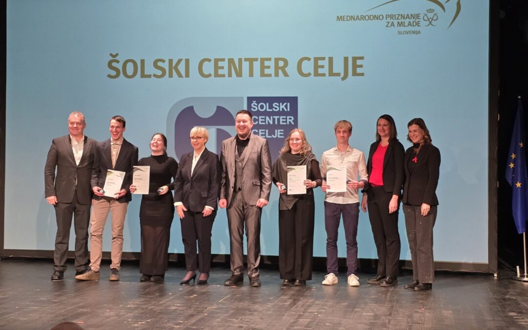 Prva generacija prejemnikov zlatih priznanj MEPI na Šolskem centru Celje