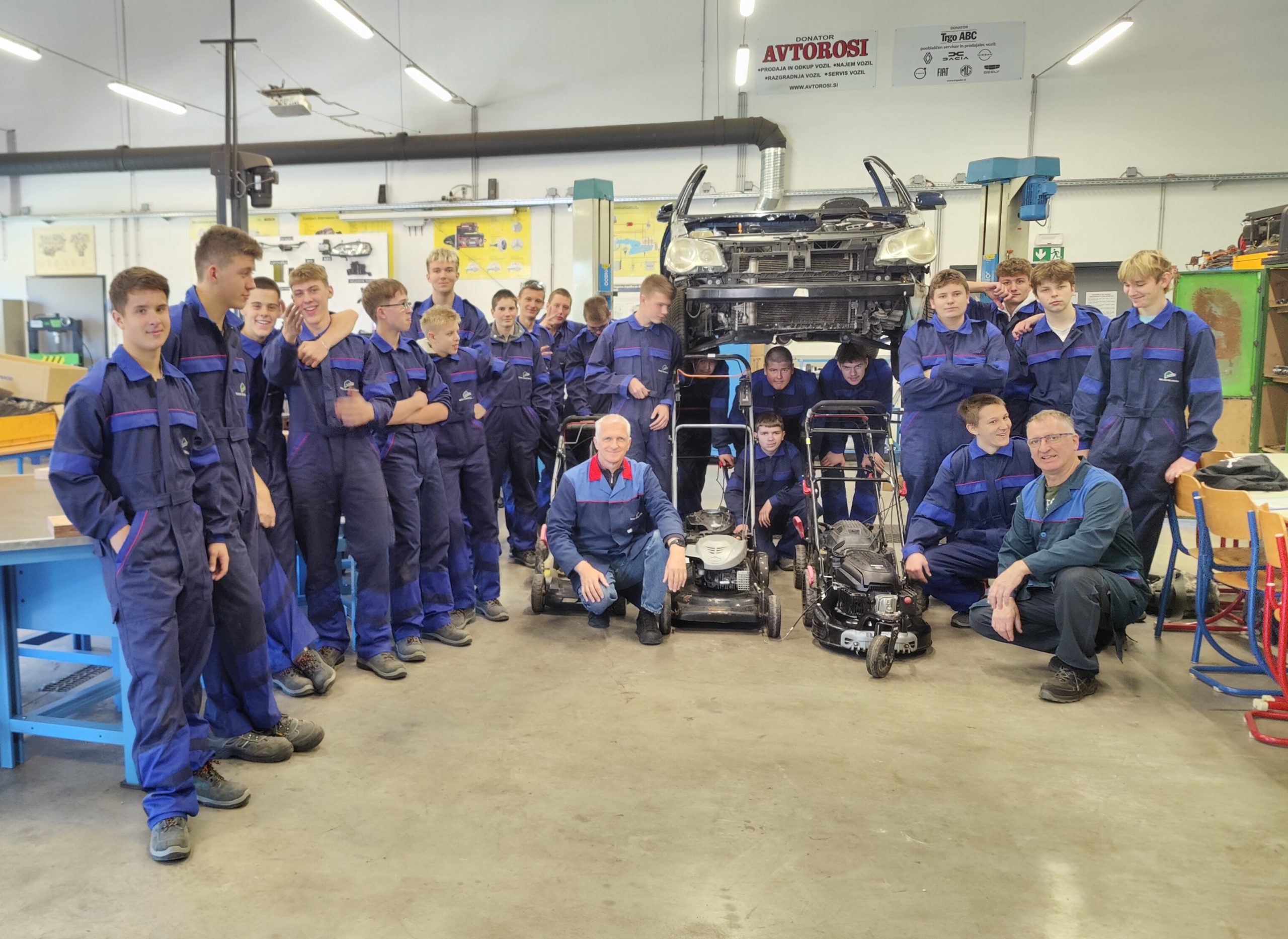 Zahvala podjetju Servis in trgovina motornih strojev Tina Škof s.p. Zahvala podjetju Servis in trgovina motornih strojev Tina Škof s.p.