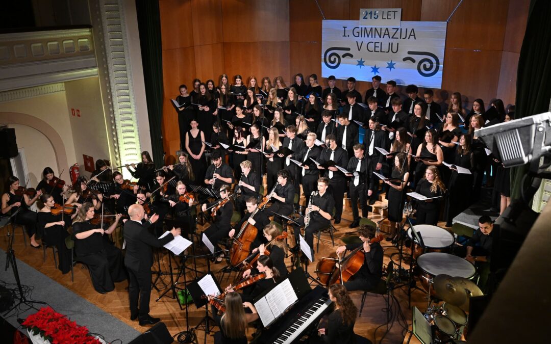 Veličasten in ganljiv božično-novoletni koncert