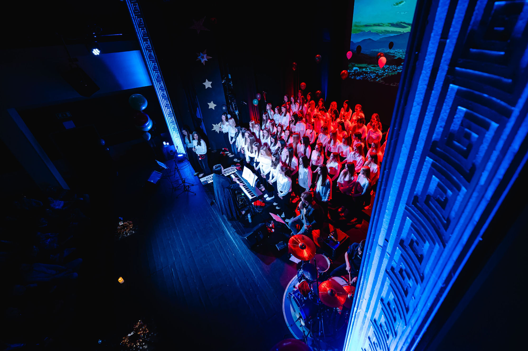 Čaroben božično-novoletni koncert Srednje šole Jesenice Čaroben božično-novoletni koncert Srednje šole Jesenice