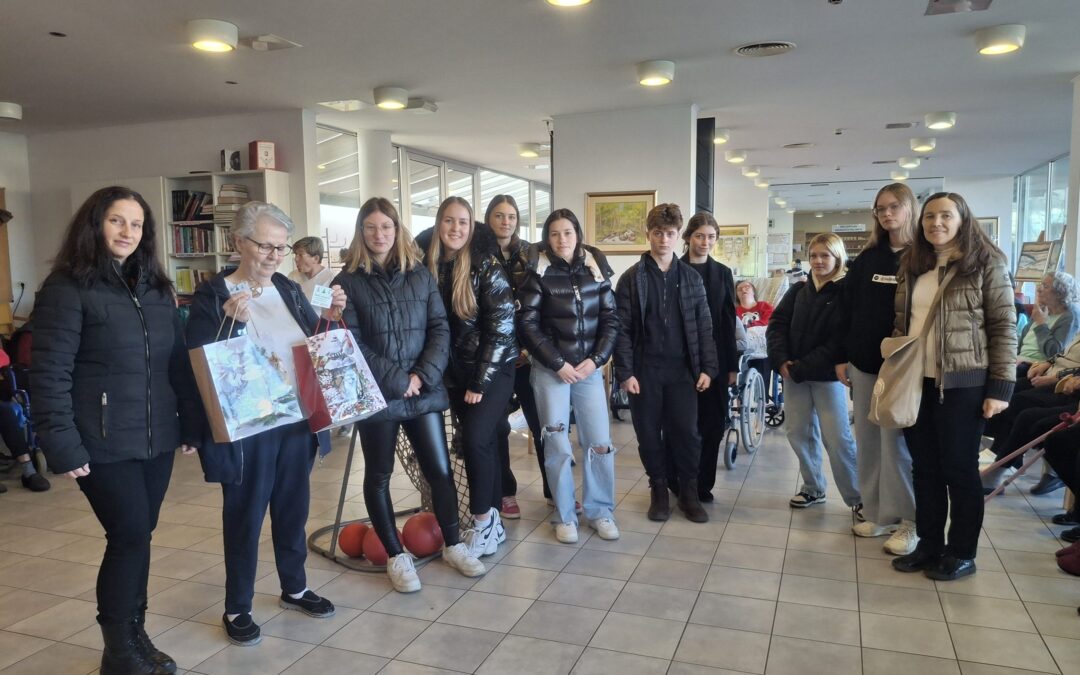 Obisk prostovoljcev v Domu dr. Jožeta Potrča Poljčane, enota Slovenska Bistrica