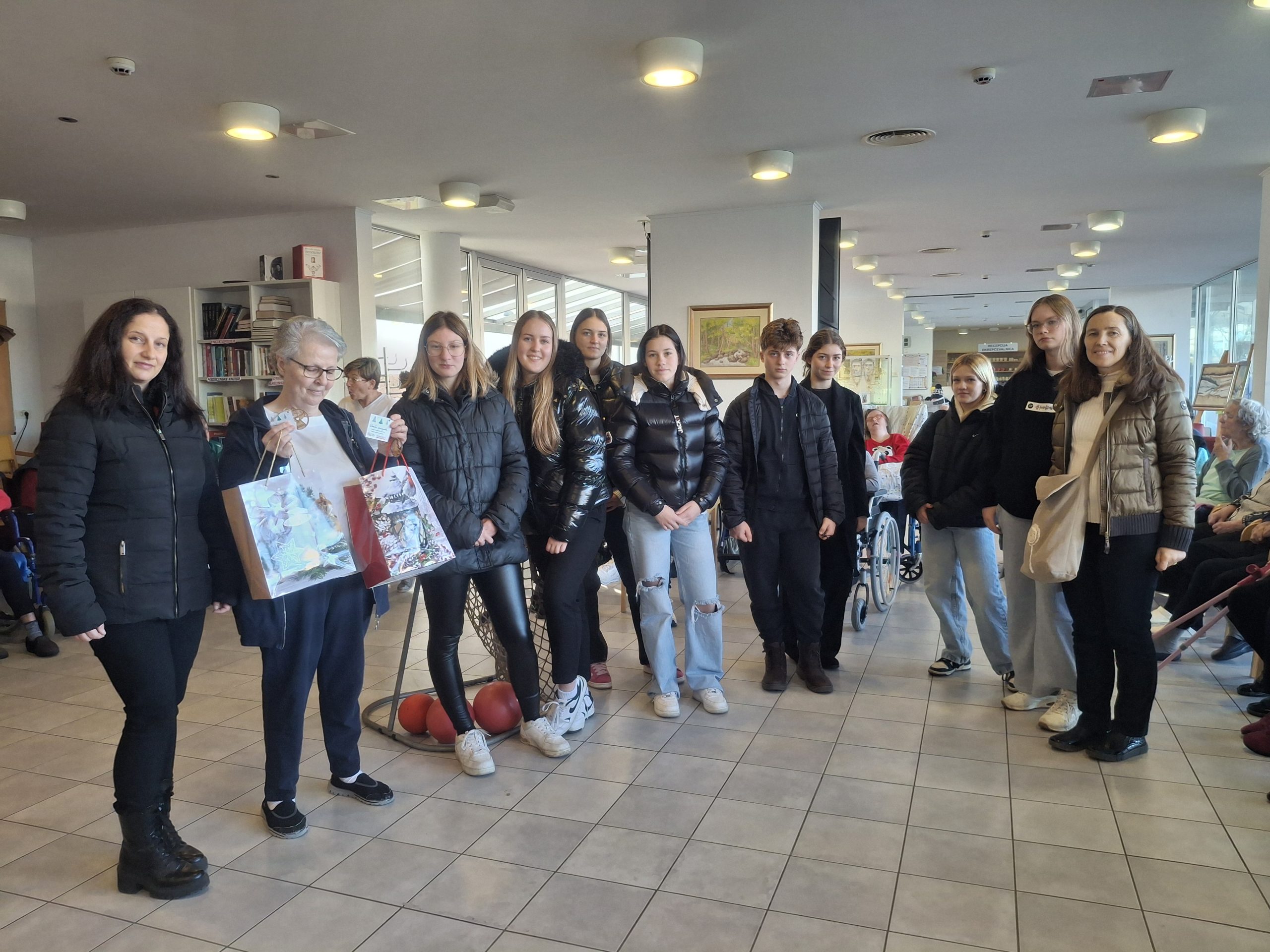 Obisk prostovoljcev v Domu dr. Jožeta Potrča Poljčane, enota Slovenska Bistrica Obisk prostovoljcev v Domu dr. Jožeta Potrča Poljčane, enota Slovenska Bistrica