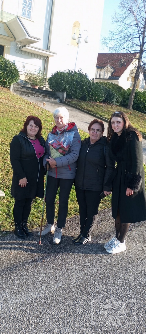 PRIDRUŽITEV DIJAKINJE ALJE VAHEN KRAJEVNI ORGANIZACIJI RDEČEGA KRIŽA PRIDRUŽITEV DIJAKINJE ALJE VAHEN KRAJEVNI ORGANIZACIJI RDEČEGA KRIŽA
