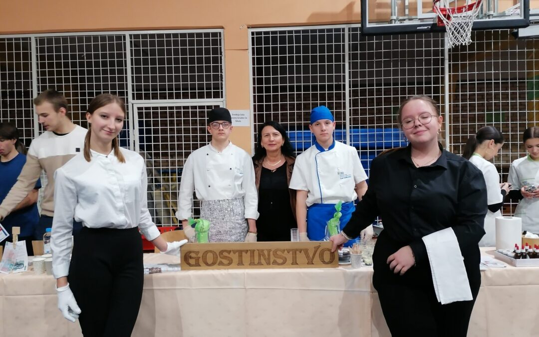 karierna tržnica na Ravnah na Koroškem