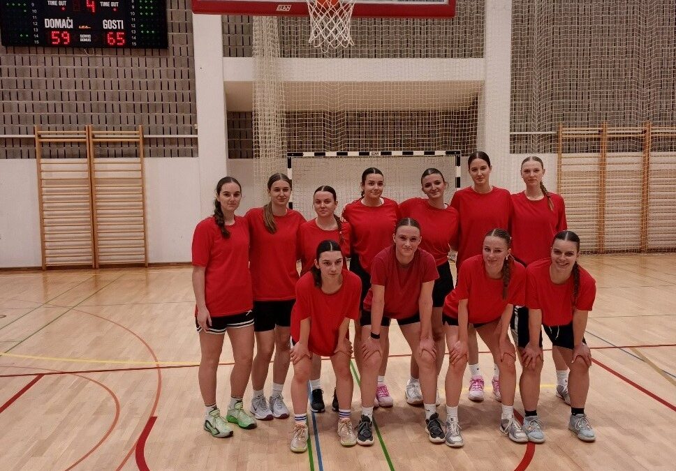 Predanost košarki je nagradila naše dijakinje z zmago na četrtfinalnem turnirju