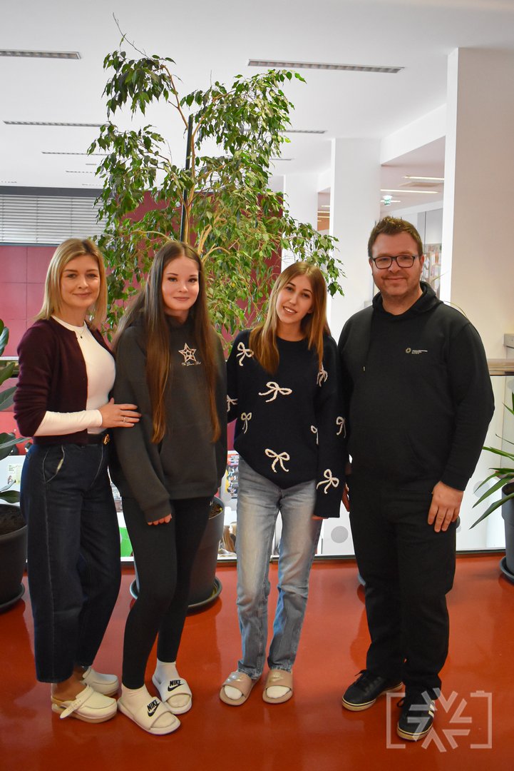 ODDAJAL STROKOVNI RADIO NA PODROČJU KOZMETIKE