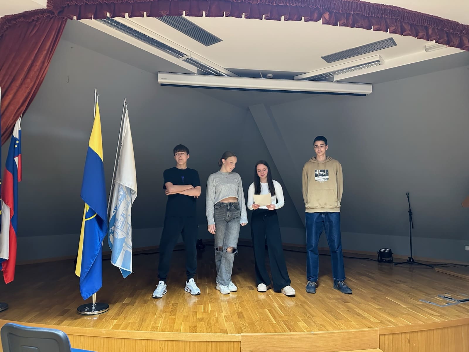 Literarna delavnica za osnovnošolce Literarna delavnica za osnovnošolce