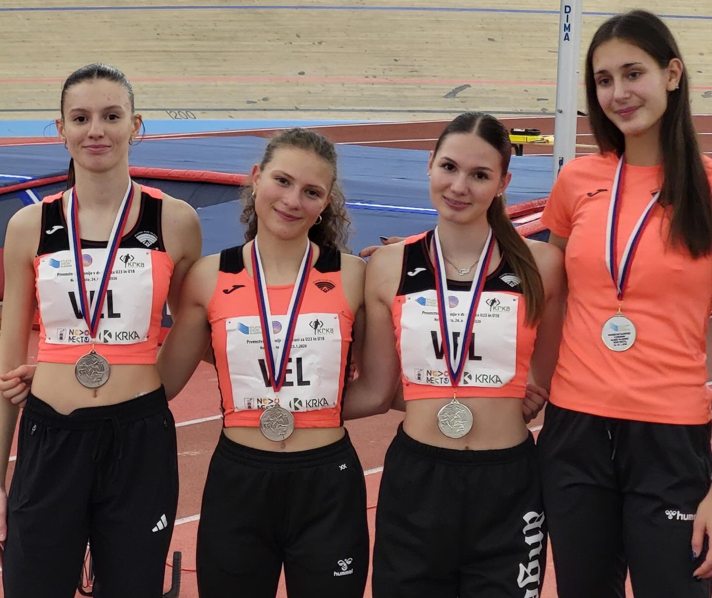 Uspešen začetek dvoranske sezone za naše dijake! 🏃‍♀️