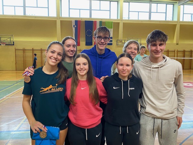 Z državnega tekmovanja v badmintonu z dvema medaljama