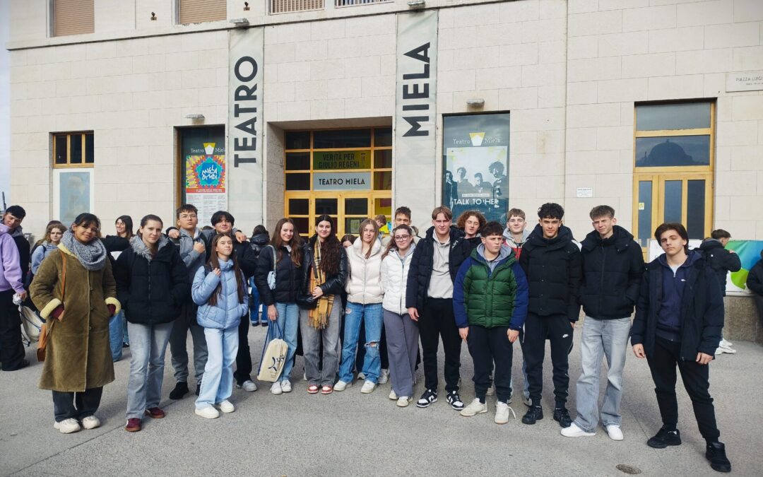 Premiazioni del concorso “Questa volta metti in scena”: le classi prime fanno man bassa