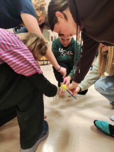 Udeleženci pri Team buildingu