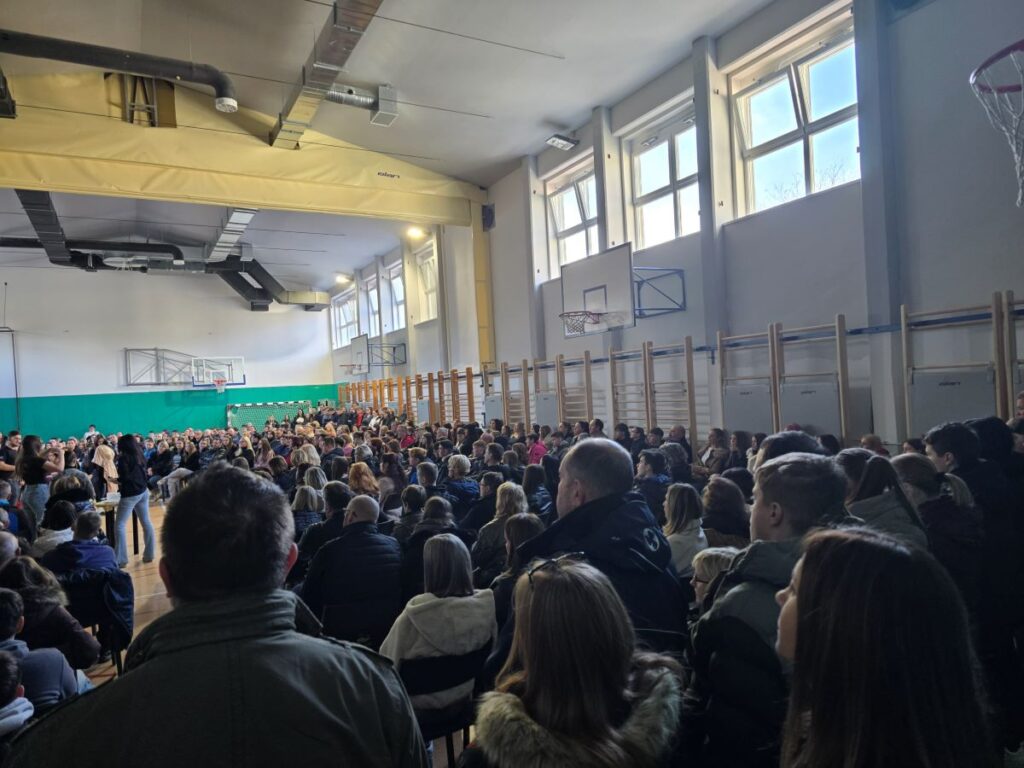 Predstavitev naših izobraževalnih programov v telovadnici