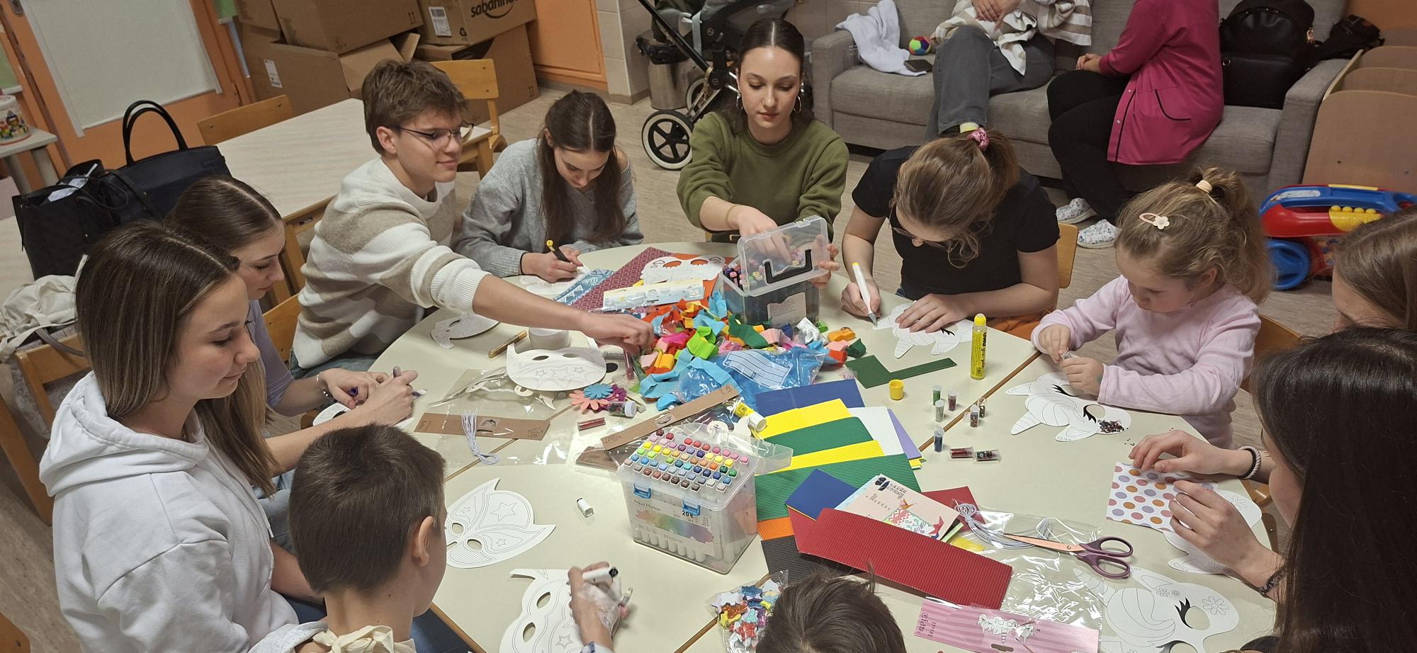 Interaktovci obiskali otroke na pediatričnem oddelku Interaktovci obiskali otroke na pediatričnem oddelku