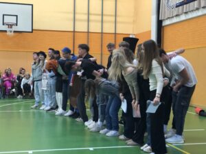 Pustna maska 3. d - KOlektiv Gimnazije Lava