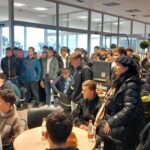 Dijaki in spremljevalci na predstavitvi podjetja Piše- Vitli Krpan d.o.o.
