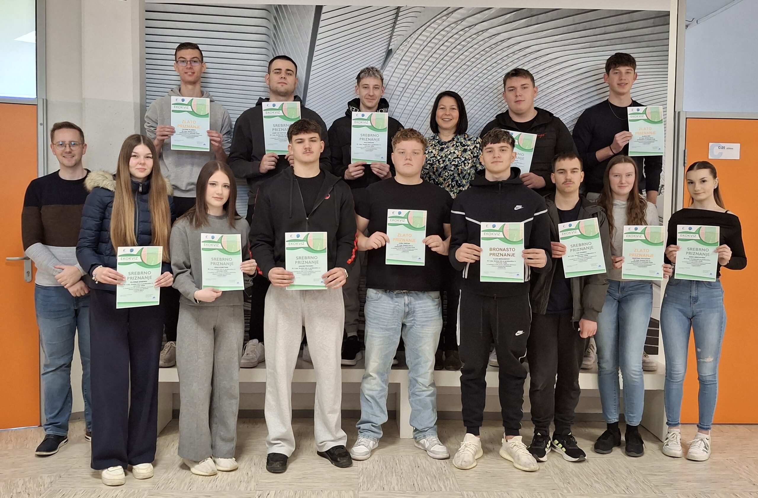 Pet zlatih priznanj na državnem tekmovanju v Ekokvizu