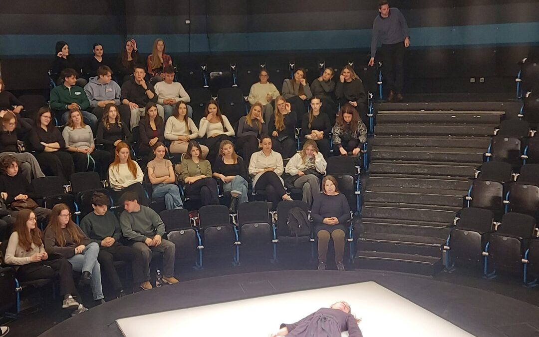 Ogled gledališke predstave Na klancu v Cankarjevem domu v Ljubljani