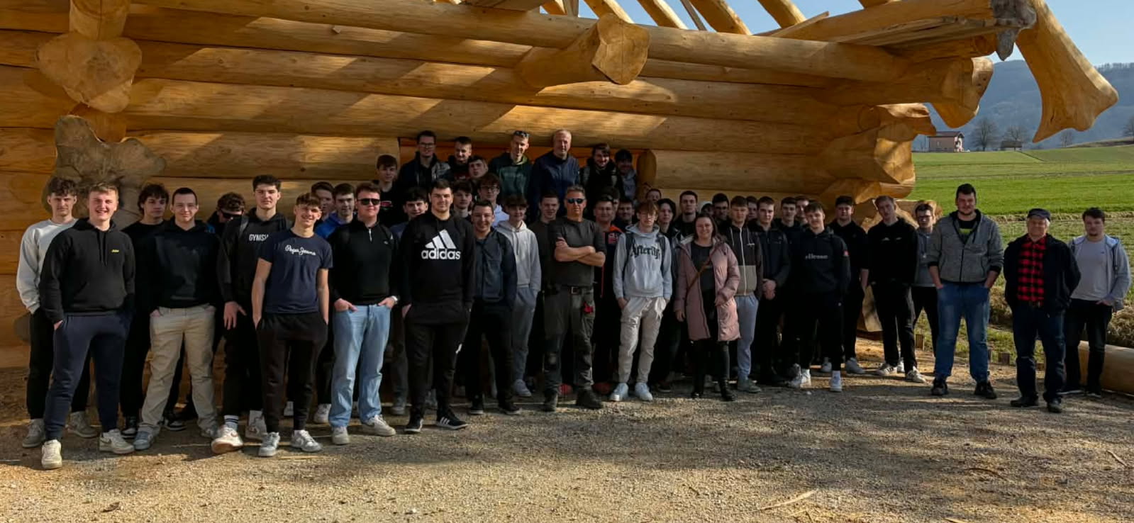 Strokovni obisk podjetja Tisa d.o.o.: Od surovine do vrhunske brunarice