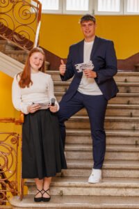 Kaja Zver Špan in Andraž Plahuta, ki sta povezovala dobrodelni koncert