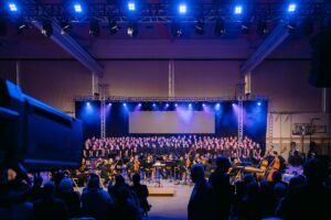 Nastop našega zbora in vseh SŠ ter OŠ pevskih zborov na Mladinskem pevskem festivalu v Celju.
